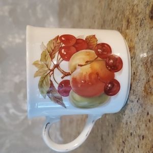 2/20$/ Vintage Winterling Western Germany peaches and cherries mug